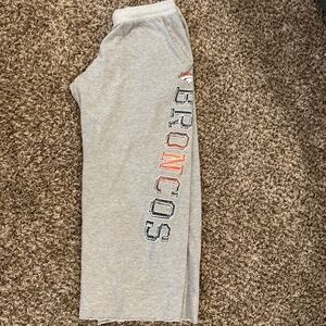 Majestic cropped Sweatpants. Denver Broncos Large